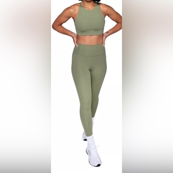 Girlfriend Collective Compressive High-Rise 7/8 Legging - Picture 5 of 7